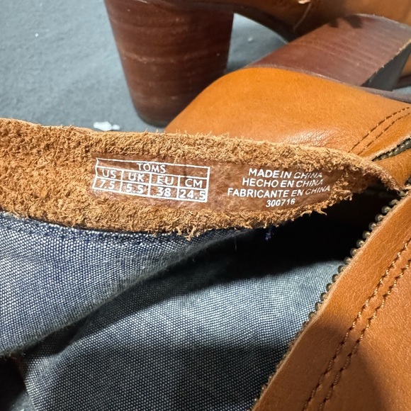 Toms Tan Leather Ankle Boots - Picture 8 of 9